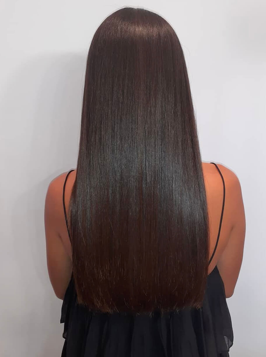 Begoña Eceiza Peluquería Orgánica – Galería – corte de pelo largo liso de mujer con color moreno