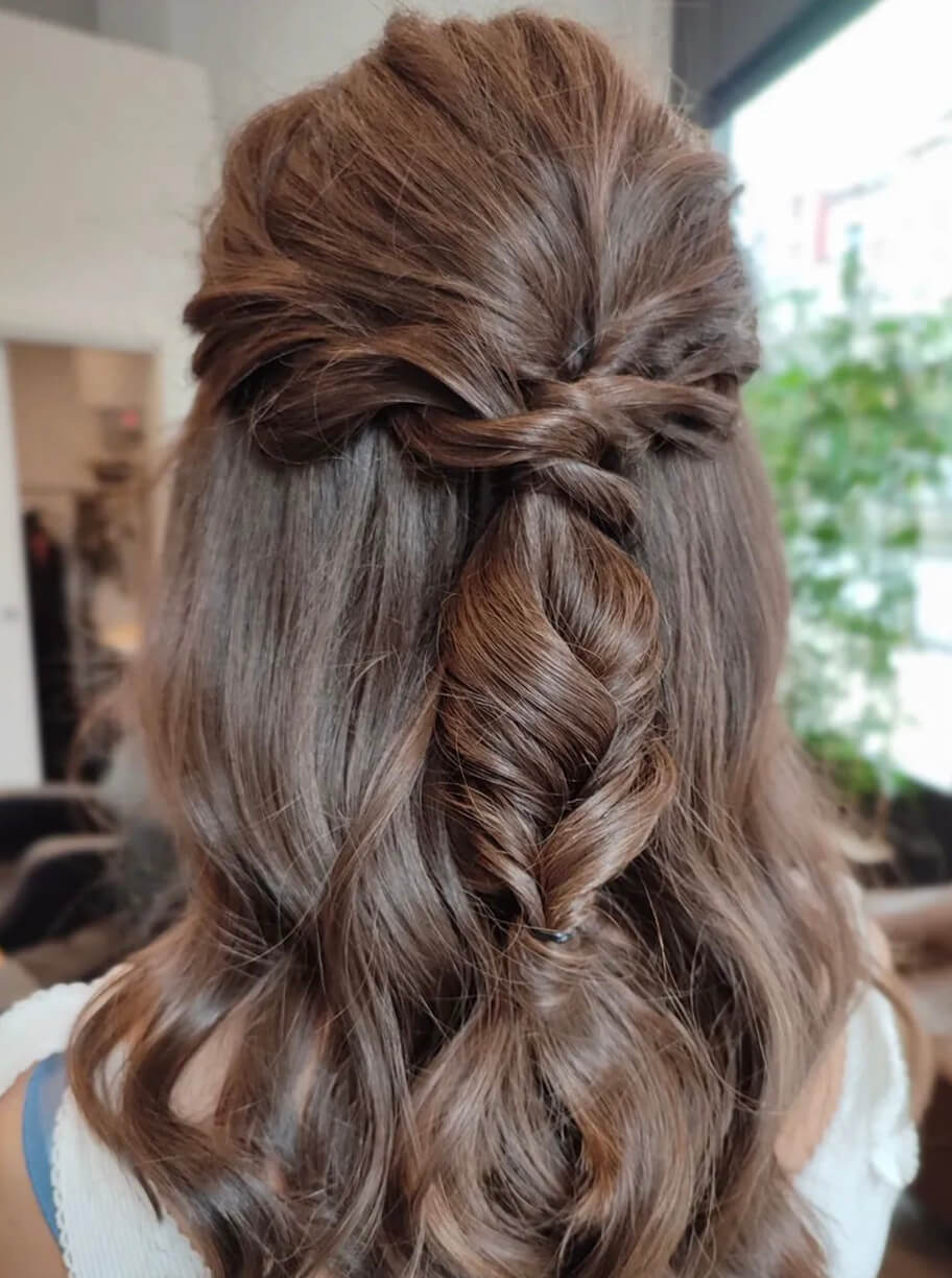 Begoña Eceiza Peluquería Orgánica – Galería – recogido con ondas de mujer con color castaño