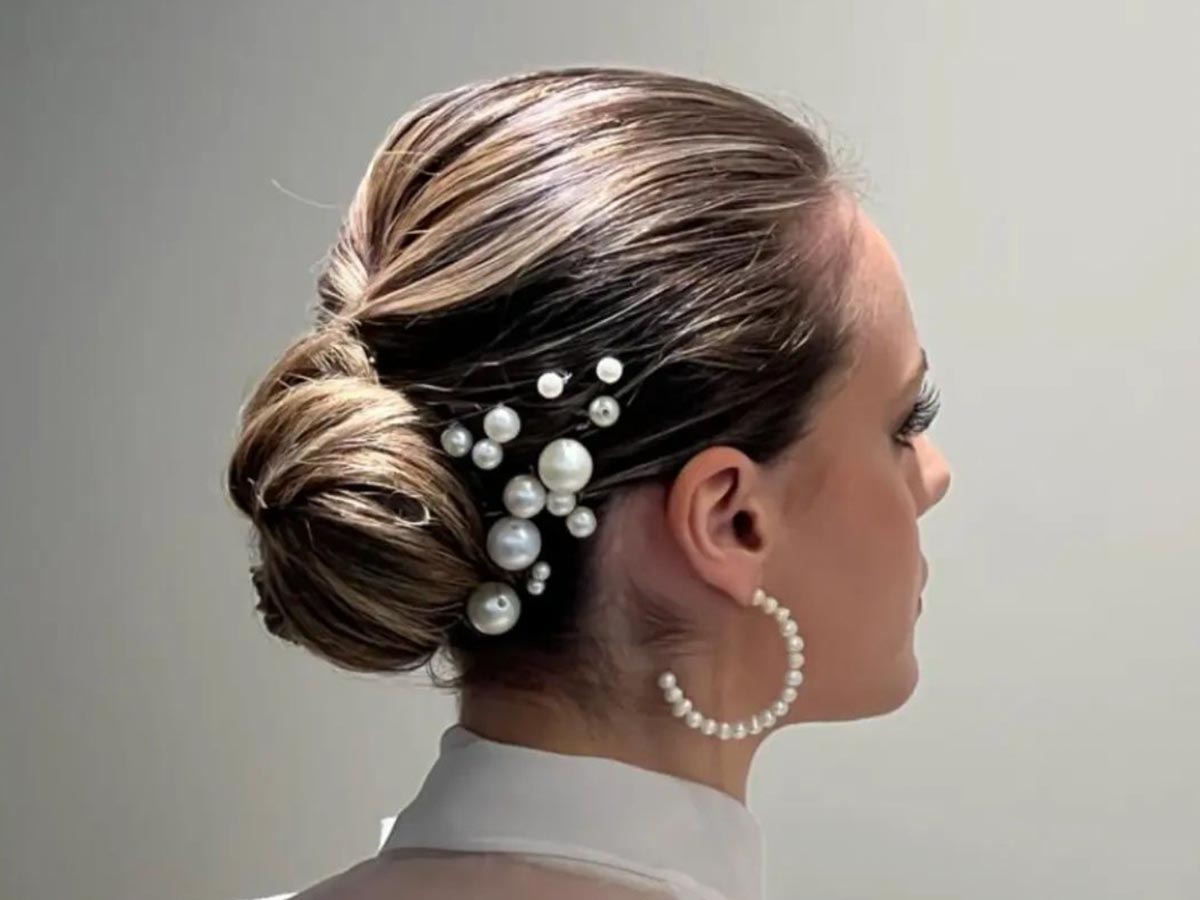 Begoña Eceiza Peluquería Orgánica – Galería – recogido de boda de mujer con color rubio